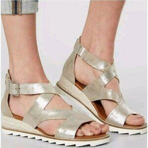 NIB Diba True Qu Aint Gold Leather Strappy Sandal Buckle Size 12